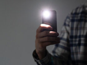 Tidak Dapat Menyalakan Senter Karena Lampu Sedang Digunakan oleh Aplikasi Lain, Ini Penyebab dan Cara Mengatasinya (Freepik)